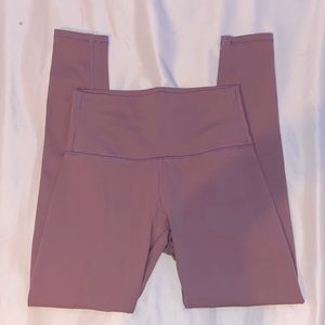 - COPY: LULULEMON LEGGINGS